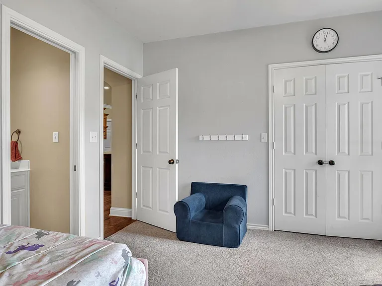 350 Julius Davis Ln — Photo 22