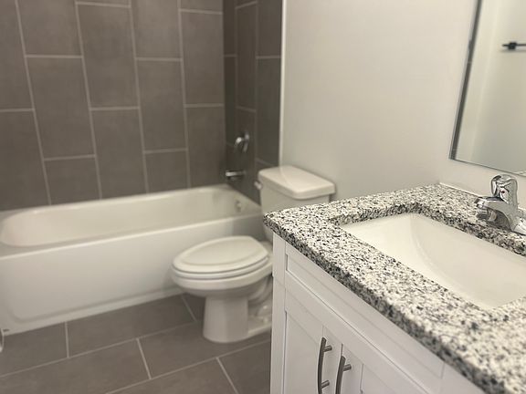 3rd image of 2416-2418 S Lantana Ave