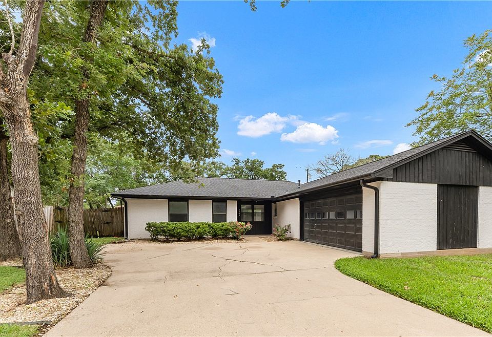 1st image of 2904 Adrienne Dr