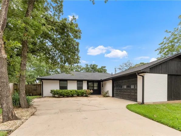 2904 Adrienne Dr, College Station, TX 77845