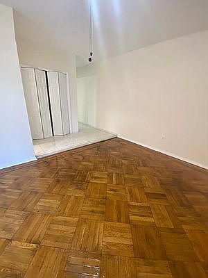 4th image of 146 Bay 13 St #B