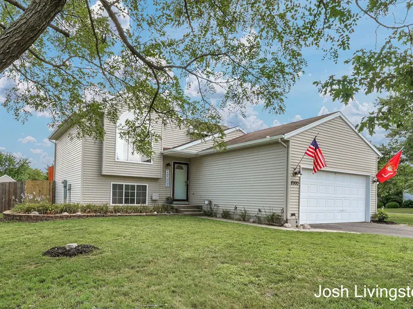 8900 Parker Woods Dr NW, Sparta, MI 49345