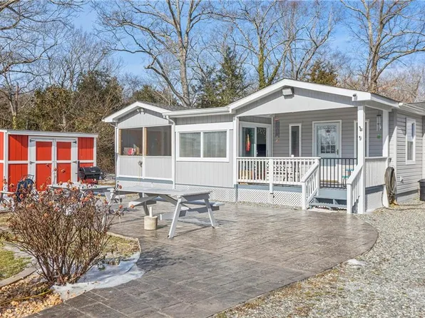 214 Woods Creek Rd, Deltaville, VA 23043