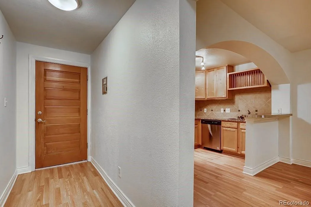 Hallway Entrance - 1585 Fillmore St #2
