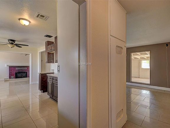4th image of 1215 Tumbleweed Ave