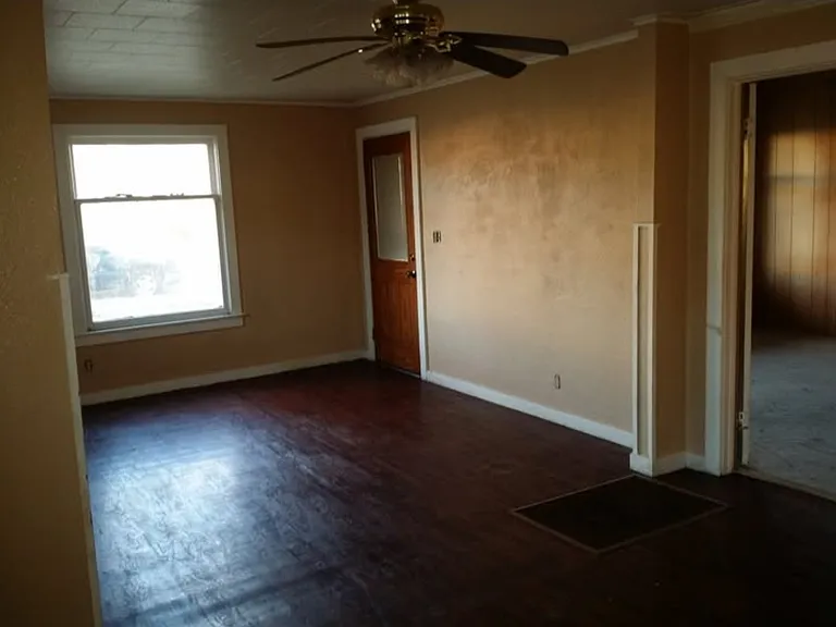 211 NW — Photo 5