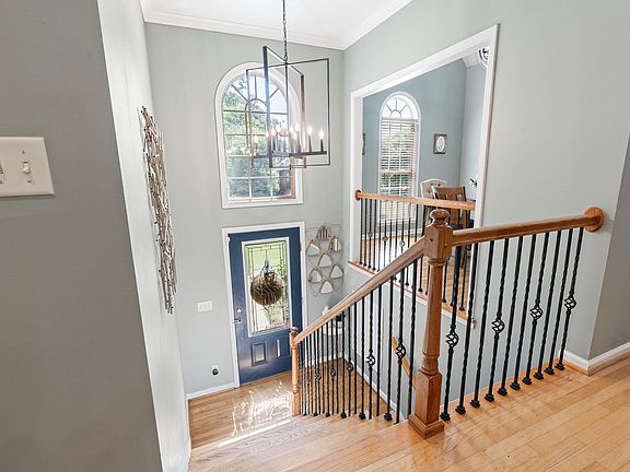 3rd image of 1013 Creel Dr