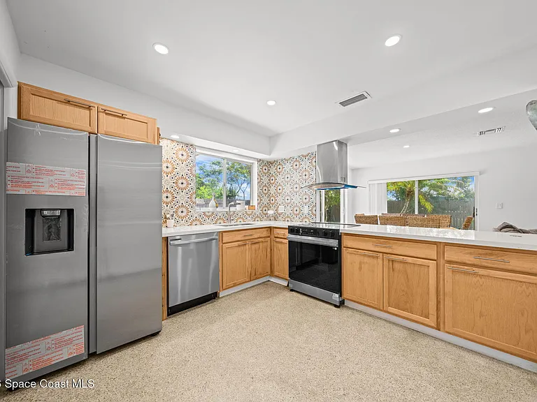 2050 Port Malabar Blvd NE — Photo 4