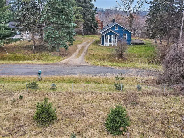 745 Barrett Ln, Jackson, MI 49202