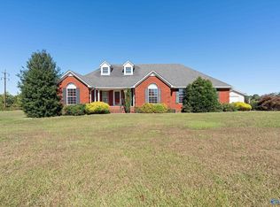 398 Santileon Ln, Rainsville, AL 35986