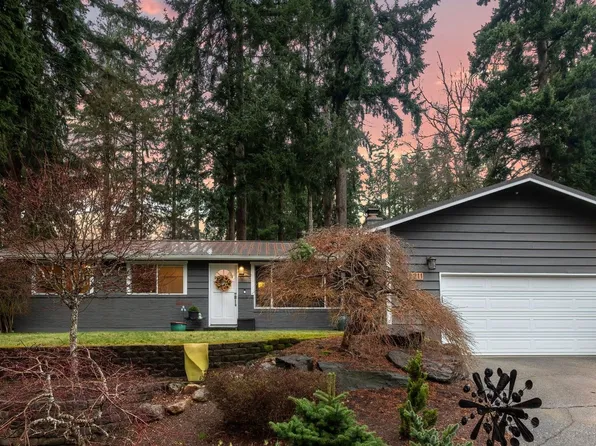 2211 208th Street SW, Lynnwood, WA 98036