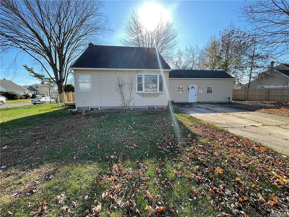 1st image of 29 Hayden Dr