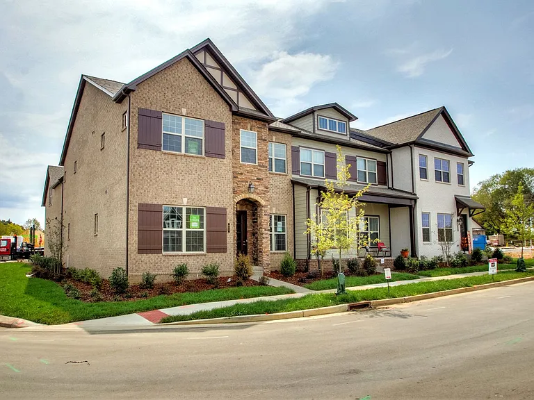 923 Scouting Dr — Photo 1