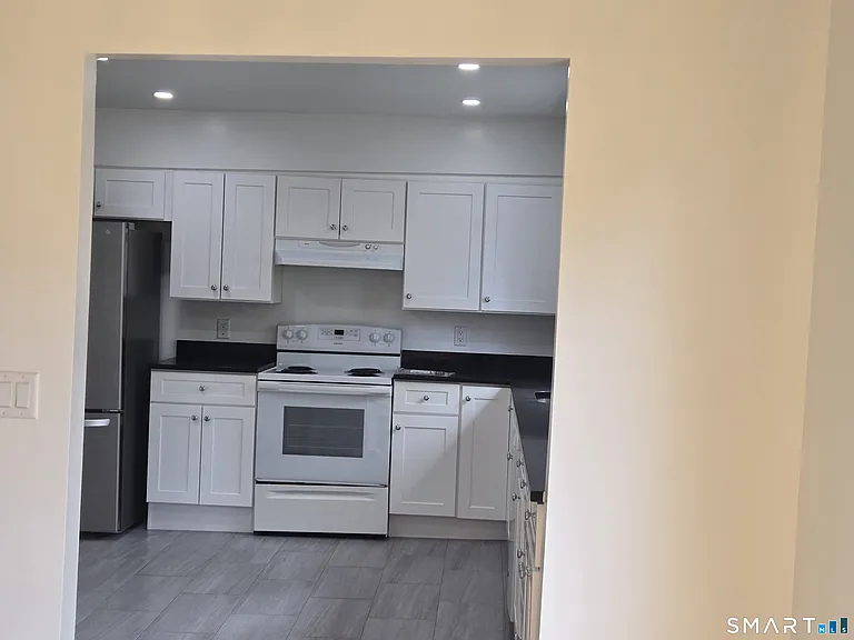 17 Loughran Ave — Photo 3