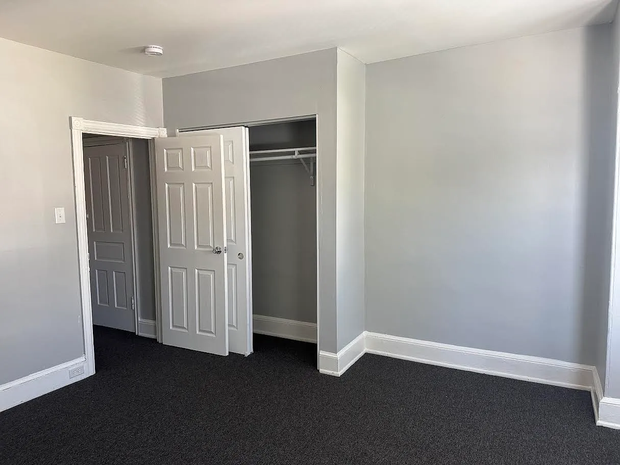 3 bed, 1.5 bath, 1225 sqft, $1,990 — Photo 2