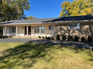 2148 W Long Lake Rd, West Bloomfield, MI 48323
