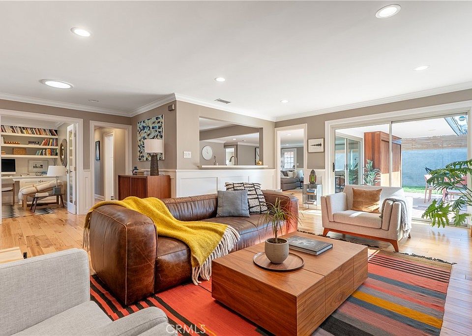 1st image of 8844 Villanova Ave