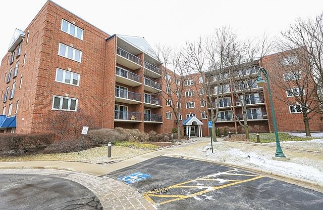 1st image of 6755 N Milwaukee Ave APT 507