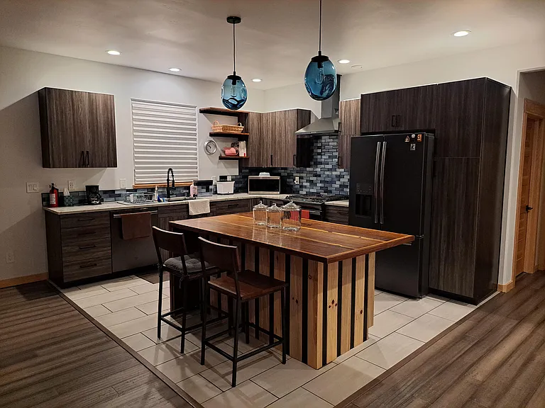 82 Pioneer Ave — Photo 9