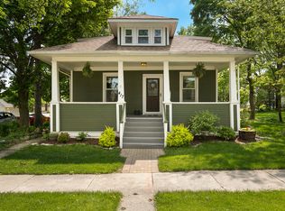 417 Forest Ave, Glen Ellyn, IL 60137