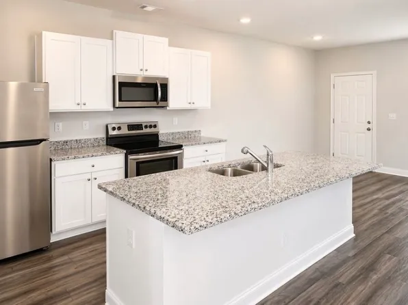 404 Oakwood Dr NW, Milledgeville, GA 31061