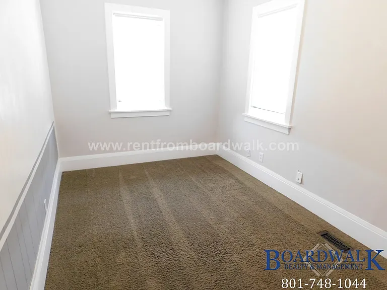 657 E Warnock Ave — Photo 25