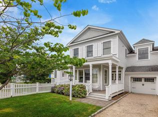 16 Pond Xing #7, Southampton, NY 11968