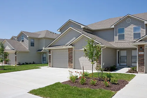 Arbor Mist Townhomes Photo 1