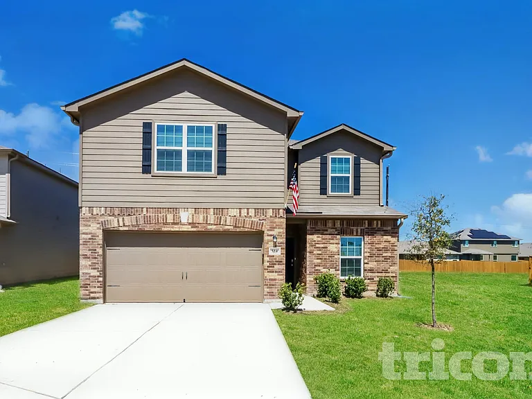 524 Yearwood Ln — Photo 1