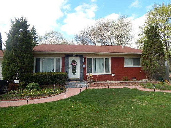 2nd image of 1524 E Anderson Dr