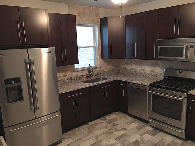 2nd image of 4842 W Altgeld St