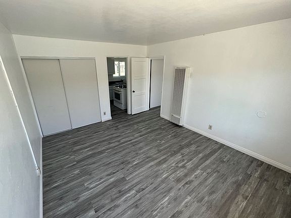 5th image of 3247-3249 1/2 Fletcher Dr