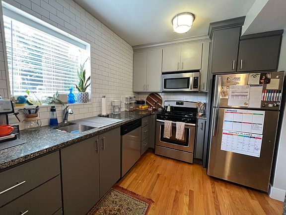 Gas stove and dishwasher!