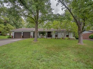 203 Woodridge Ct, Collinsville, IL