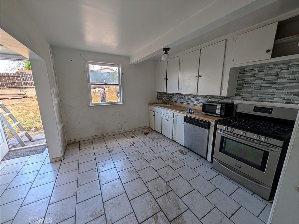 1st image of 1001 W Heald Ave