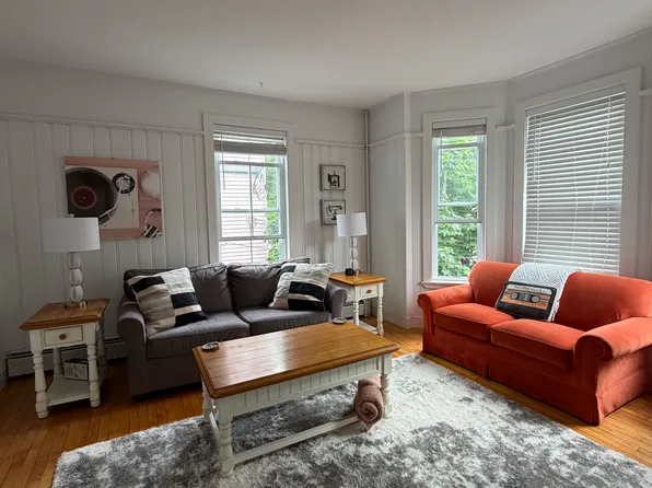 27 Morning St APT 2, Portland, ME 04101