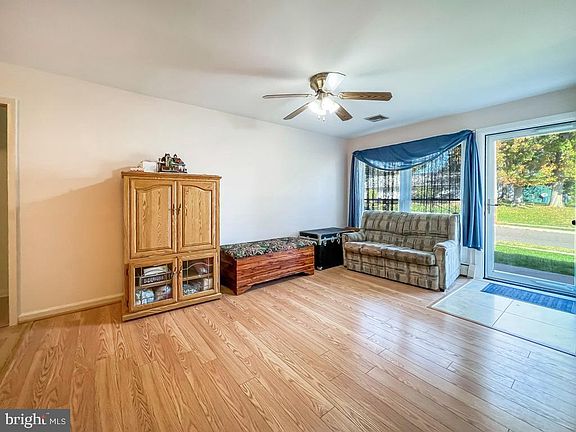4th image of 219 Allendale Dr