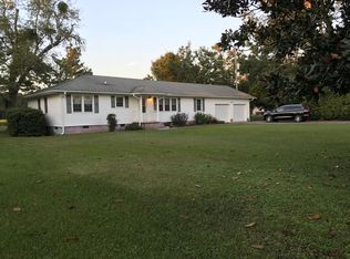 305 Hubert Blvd, Hubert, NC 28539