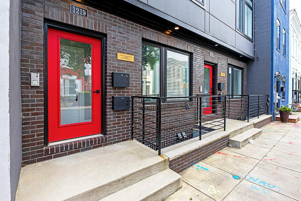 Building Photo - 1219 Wylie St NE #2