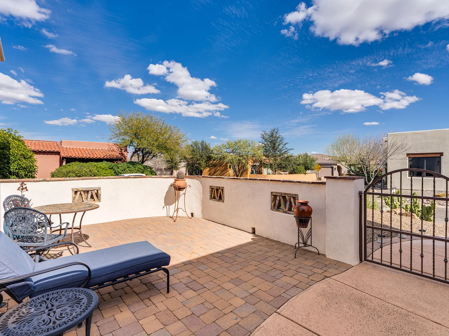 2 bed, 1856 sqft, $2,500 — Photo 4