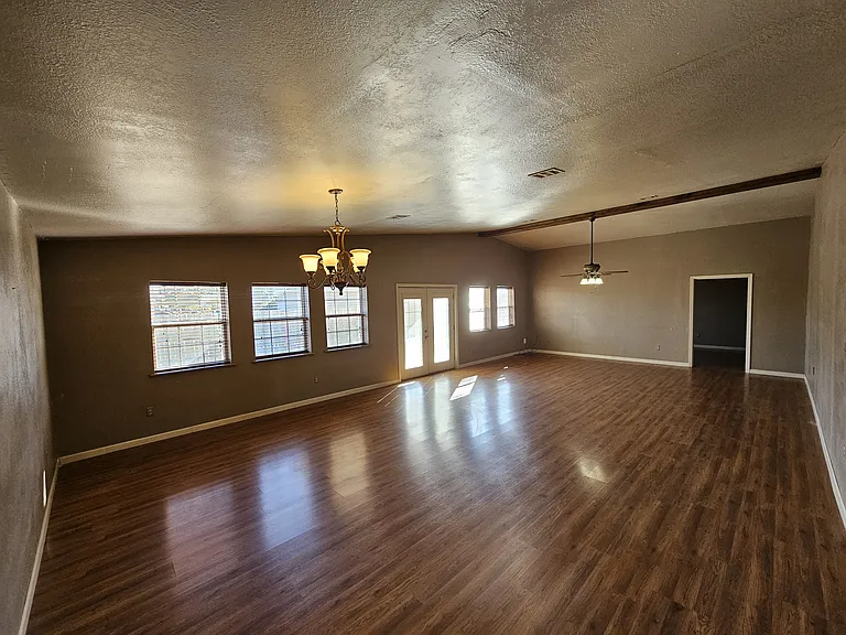 1436 Savannah Cir — Photo 5