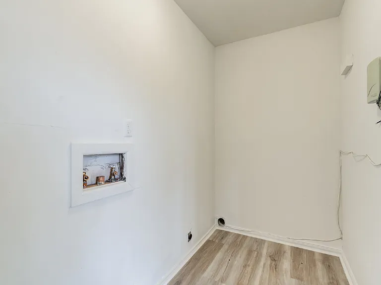 4916 46th St — Photo 31