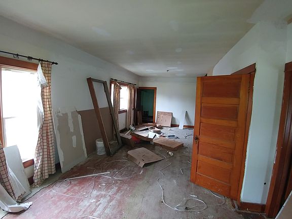 4th image of 2536 N Gettysburg Ave