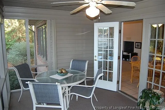 Greenbriar Dr — Photo 16