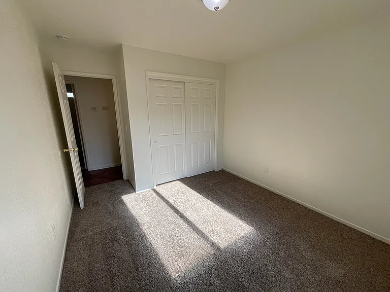 1328 Laguna Way — Photo 9