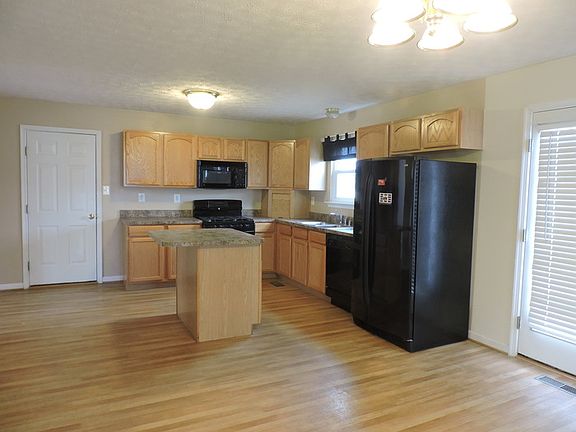 3rd image of 2252 Rolling Meadows St