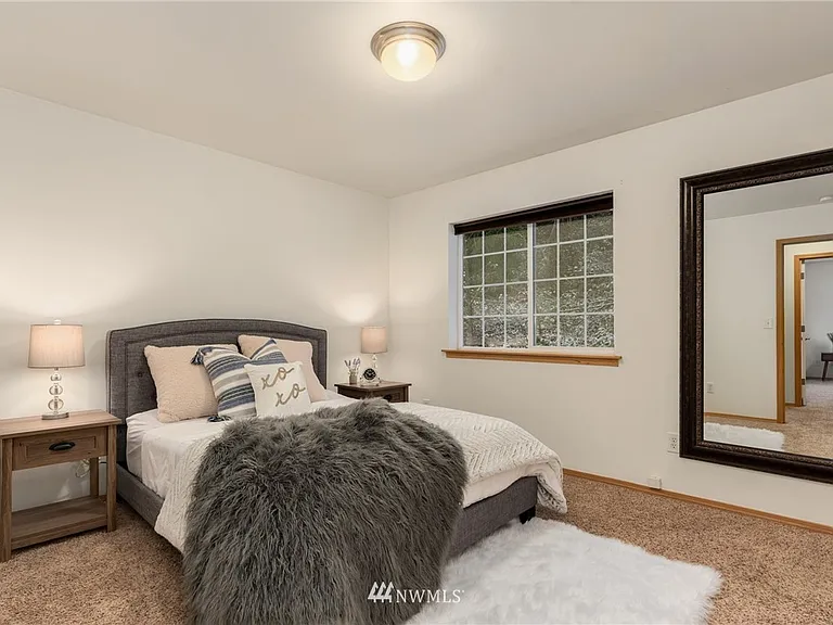 5070 23rd Ave SW — Photo 14