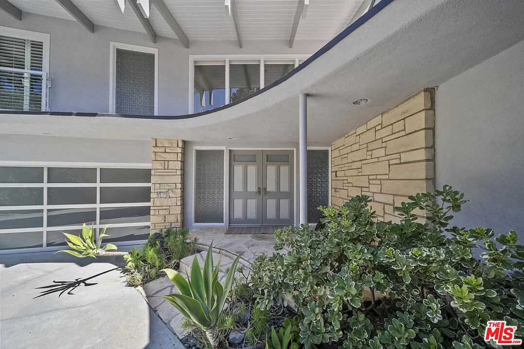 4 bed, 3.0 bath, 2538 sqft, $10,495 — Photo 3