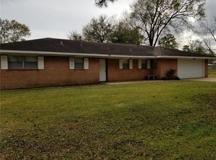 301 Rio Hondo St, Sulphur, LA 70663