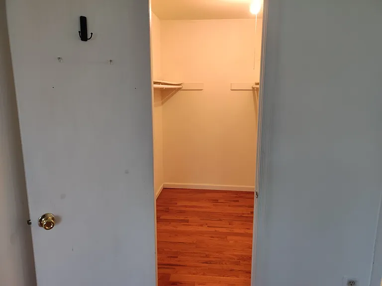 403 Lucas Ln — Photo 12